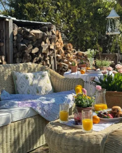 Zestaw ogrodowy ze stolikiem dla 5 osób LIVADEIA Naturalny Rattan