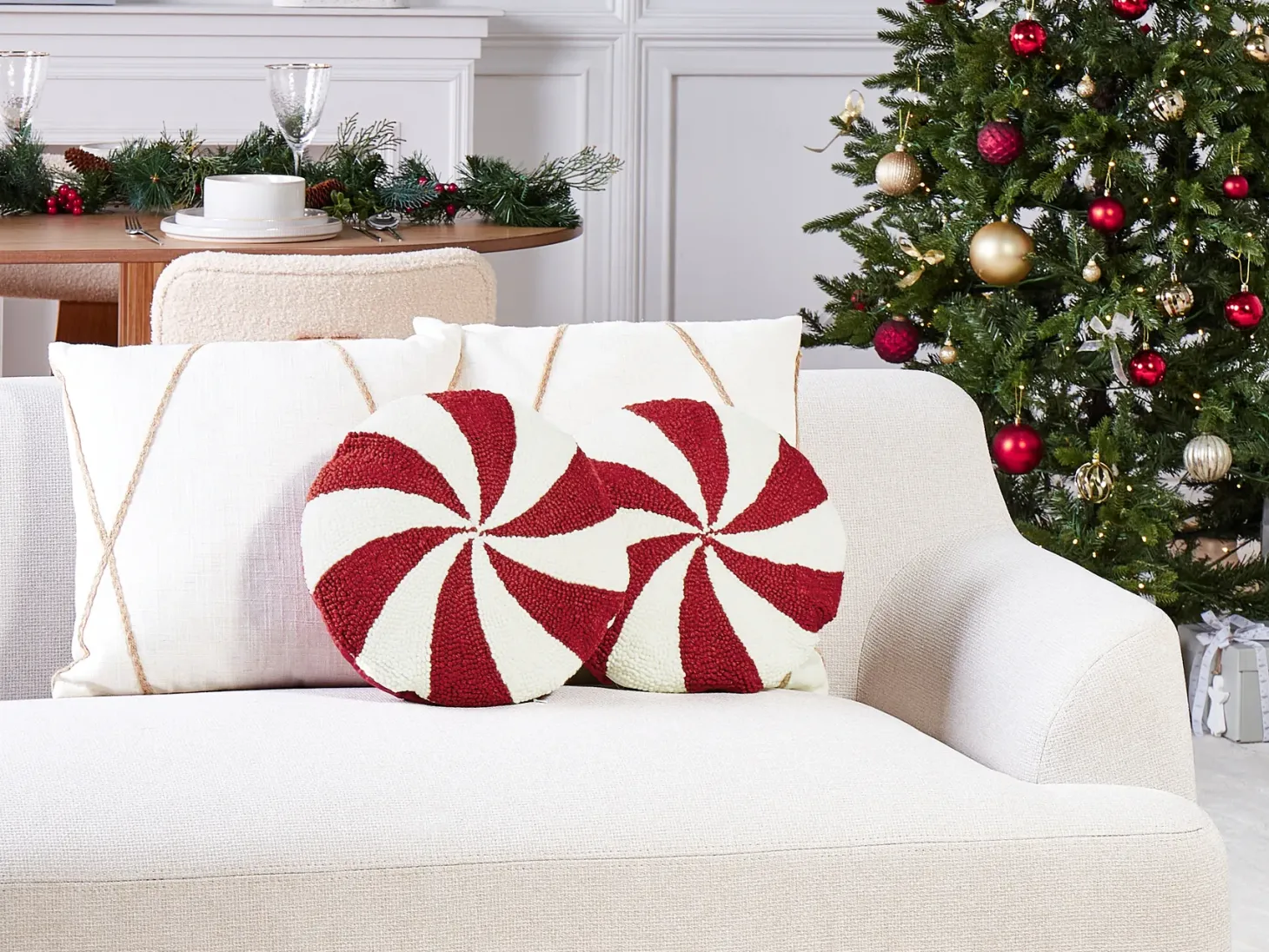 Zestaw 2 poduszek dekoracyjnych SWIRL CANDY Boucle 40 x 40 cm Czerwony