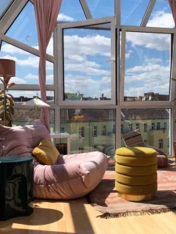 Zestaw 2 pufów ze schowkiem GARLAND Welur Musztardowy