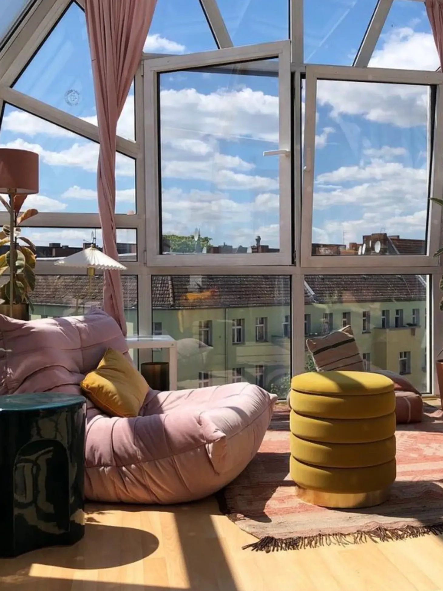 Zestaw 2 pufów ze schowkiem GARLAND Welur Musztardowy