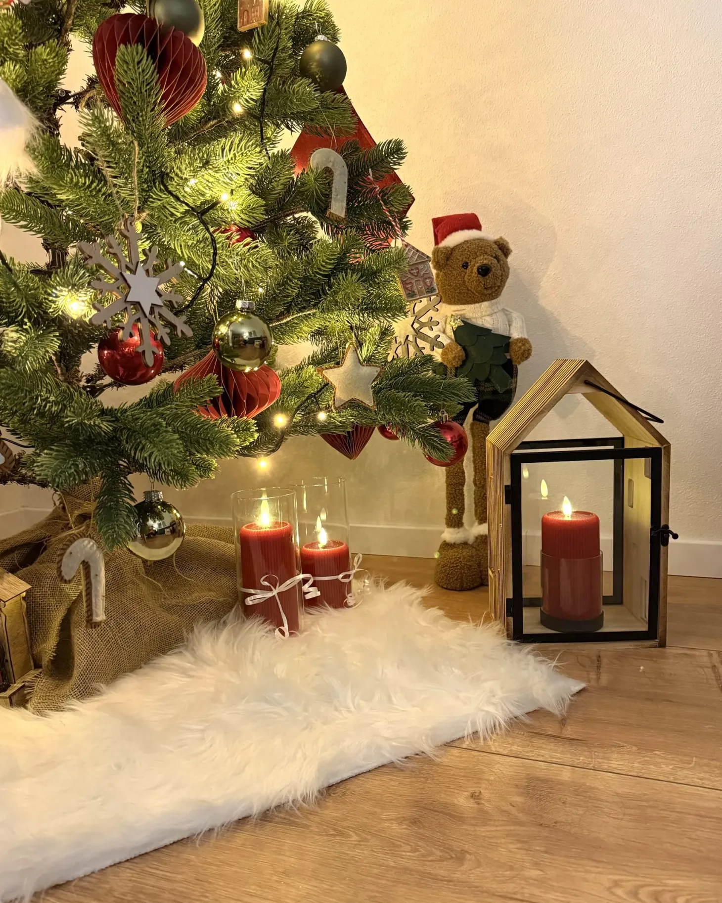Zestaw 6 świec LED NOISETTE 10/16 cm Czerwony