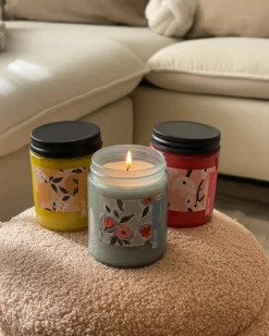 Zestaw 3 świeczek zapachowych FRUITY BLOOM Wosk sojowy Nuty orientalne Nuty ziołowe Nuty kwiatowe