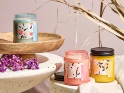 Zestaw 3 świeczek zapachowych FRUITY BLOOM Wosk sojowy Nuty orientalne Nuty ziołowe Nuty kwiatowe